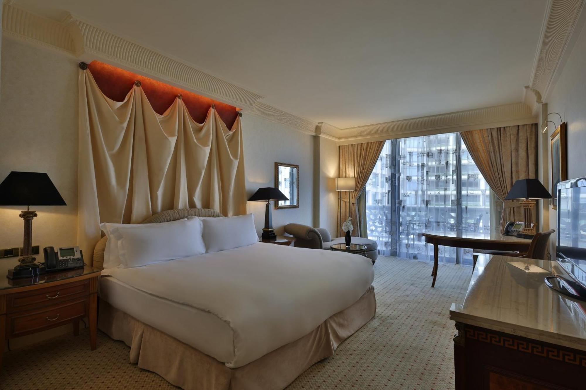 Intercontinental Phoenicia By Ihg Resort 5*